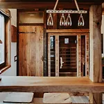 Οργανωμένο κάμπινγκ Stork Nest Treehouse - Ranc Jures Strkovo Gnezdo Ljutomer