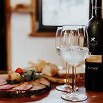 Stork Nest Treehouse - Ranc Jures Strkovo Gnezdo Οργανωμένο κάμπινγκ