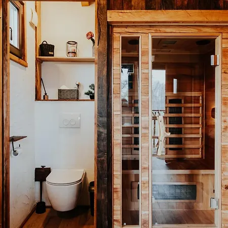 Роскошный шатер Treehouse Drevesna Hiska Strkovo Gnezdo Ranc Jures Лютомер