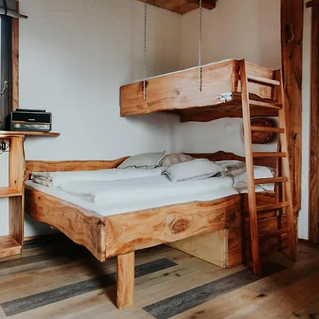 Luksuzni šator Treehouse Drevesna Hiska Strkovo Gnezdo Ranc Jures Ljutomer