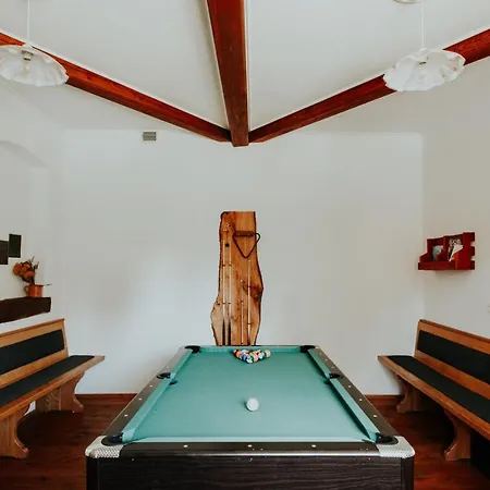 Treehouse Drevesna Hiska Strkovo Gnezdo Ranc Jures