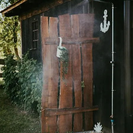 Treehouse Drevesna Hiska Strkovo Gnezdo Ranc Jures Luxury tent Ljutomer