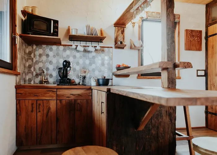 Treehouse Drevesna Hiska Strkovo Gnezdo Ranc Jures 럭셔리텐트 *