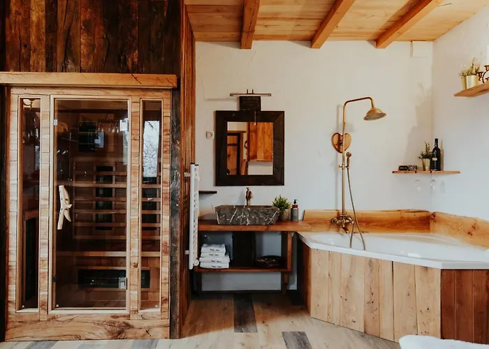 Treehouse Drevesna Hiska Strkovo Gnezdo Ranc Jures 럭셔리텐트 류토메르