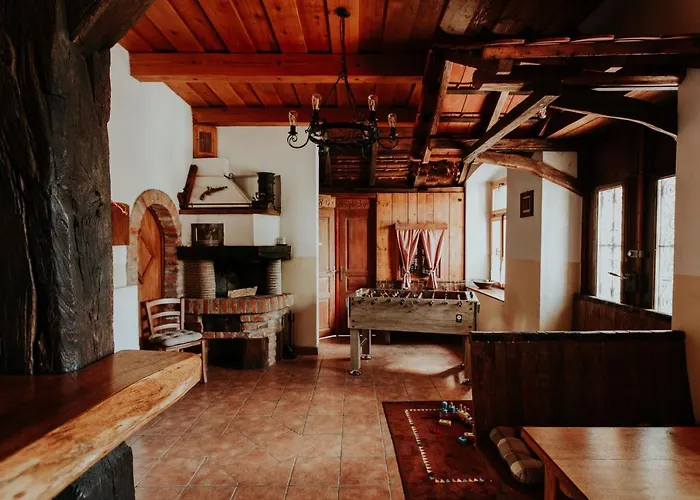 Treehouse Drevesna Hiska Strkovo Gnezdo Ranc Jures ラグジュアリーテント