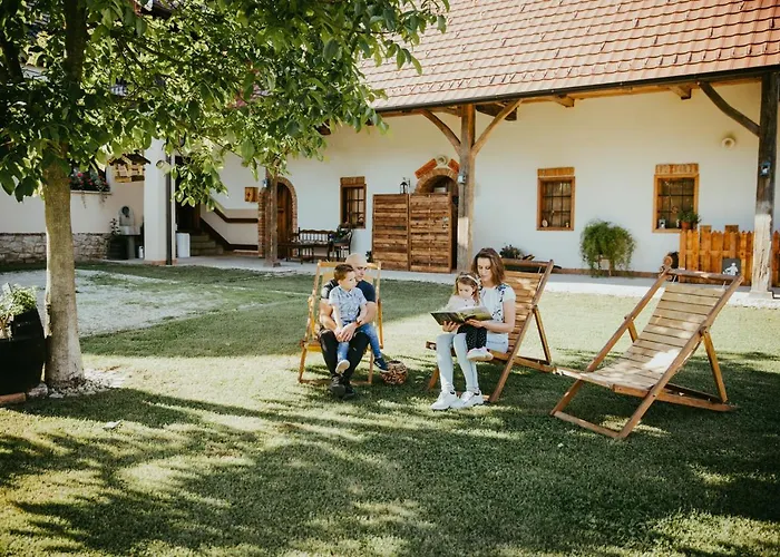 Treehouse Drevesna Hiska Strkovo Gnezdo Ranc Jures * リュトメル