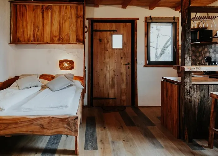 Treehouse Drevesna Hiska Strkovo Gnezdo Ranc Jures 럭셔리텐트 *