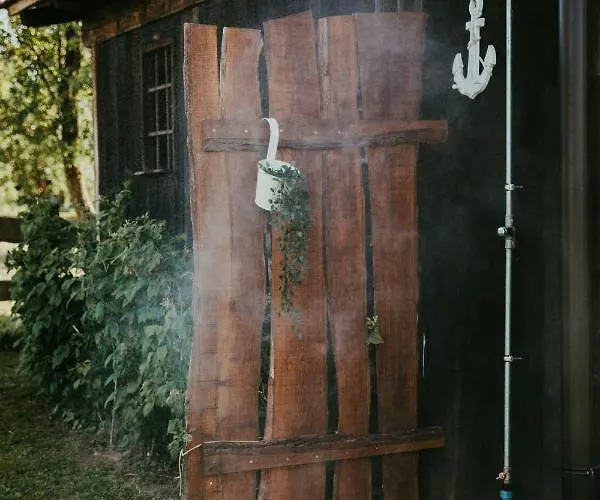 Treehouse Drevesna Hiska Strkovo Gnezdo Ranc Jures 럭셔리텐트 류토메르